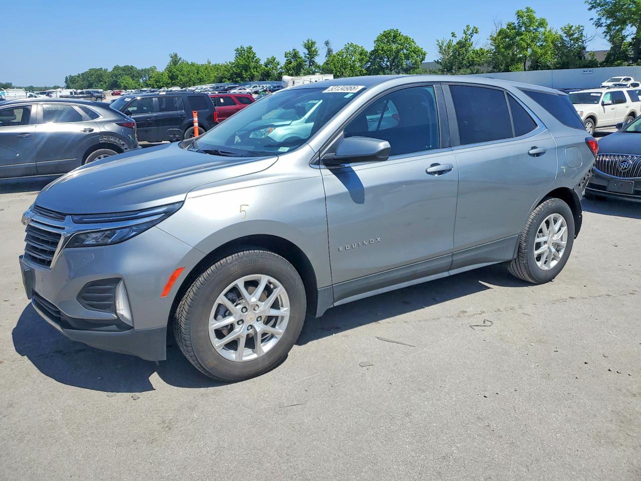 Salvage Chevrolet Equinox Image
