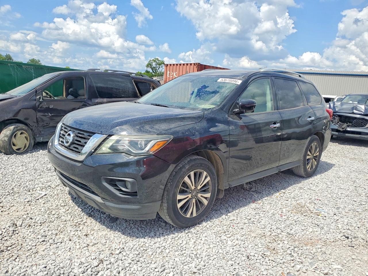 Salvage Nissan Pathfinder Image
