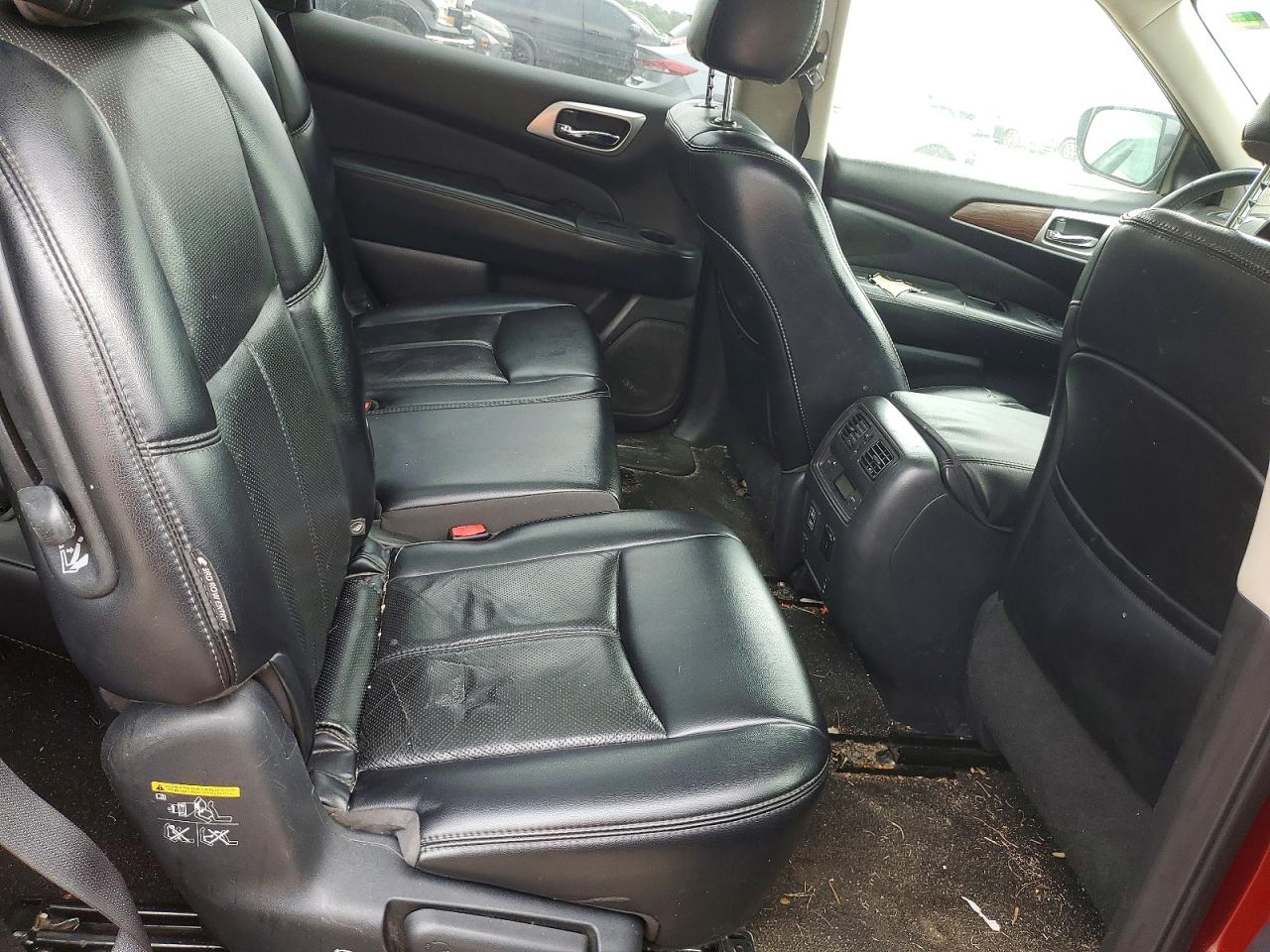 Nissan Pathfinder Platinum