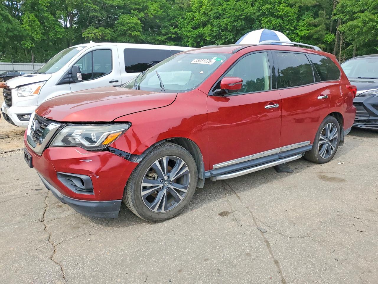 Salvage Nissan Pathfinder Image