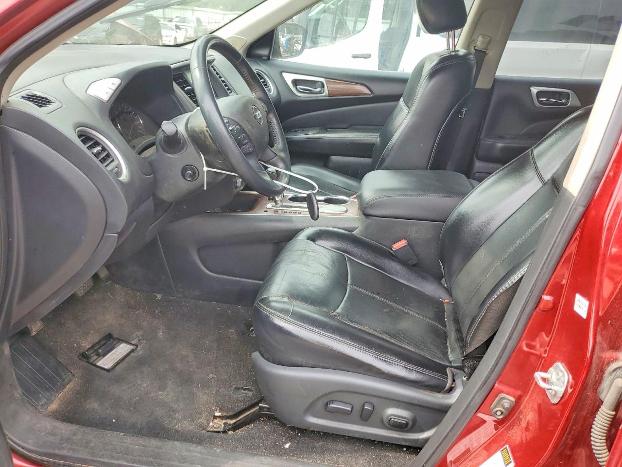 Nissan Pathfinder Platinum