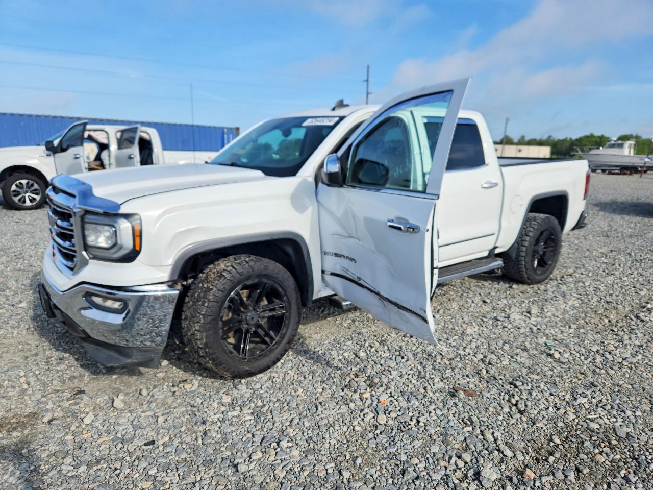 Salvage GMC Sierra Image