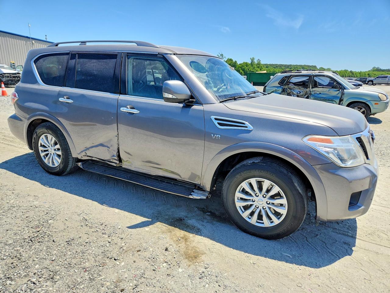 Nissan Armada Sv