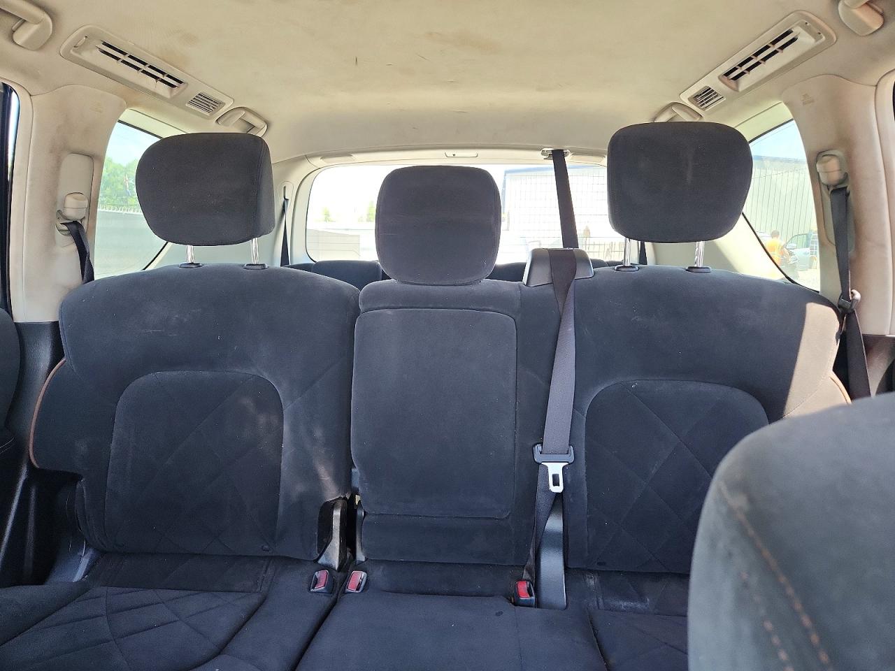 Nissan Armada Sv