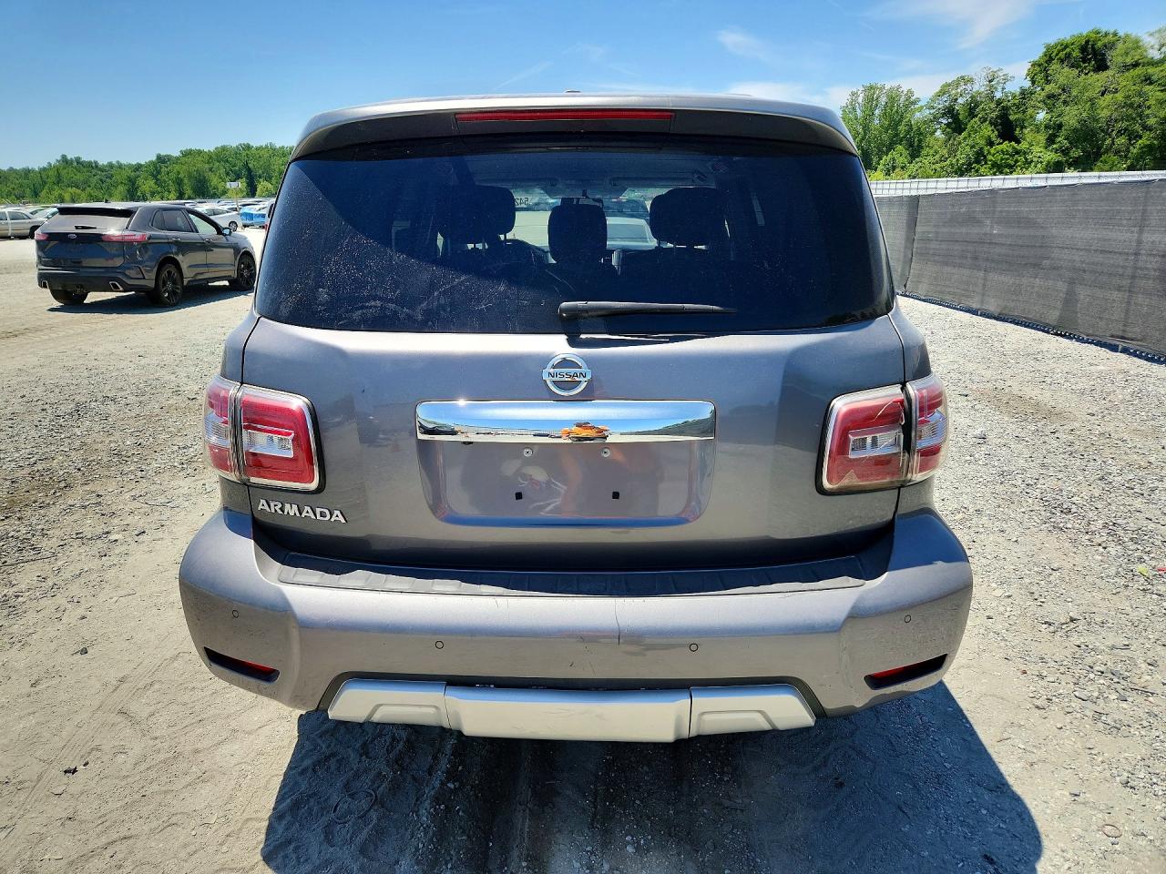 Nissan Armada Sv