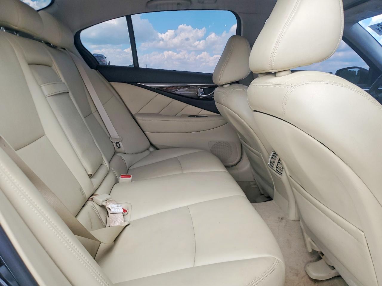 INFINITI Q50 3.0t L 3.0t Luxe