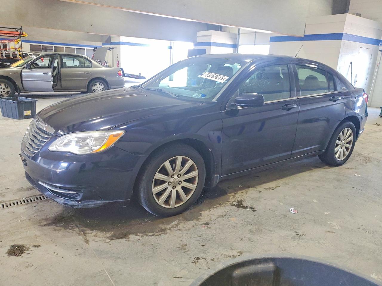 Salvage Chrysler 200 Image
