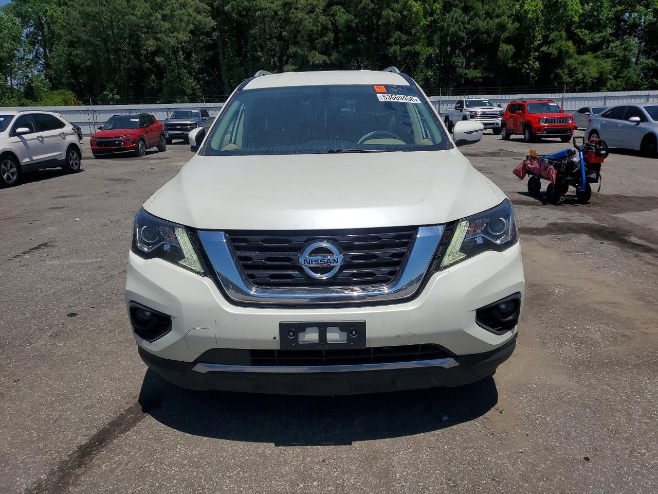 Nissan Pathfinder Sv
