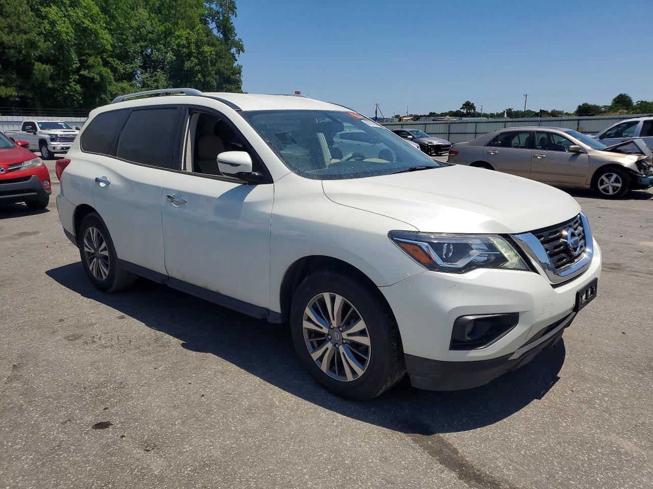 Nissan Pathfinder Sv