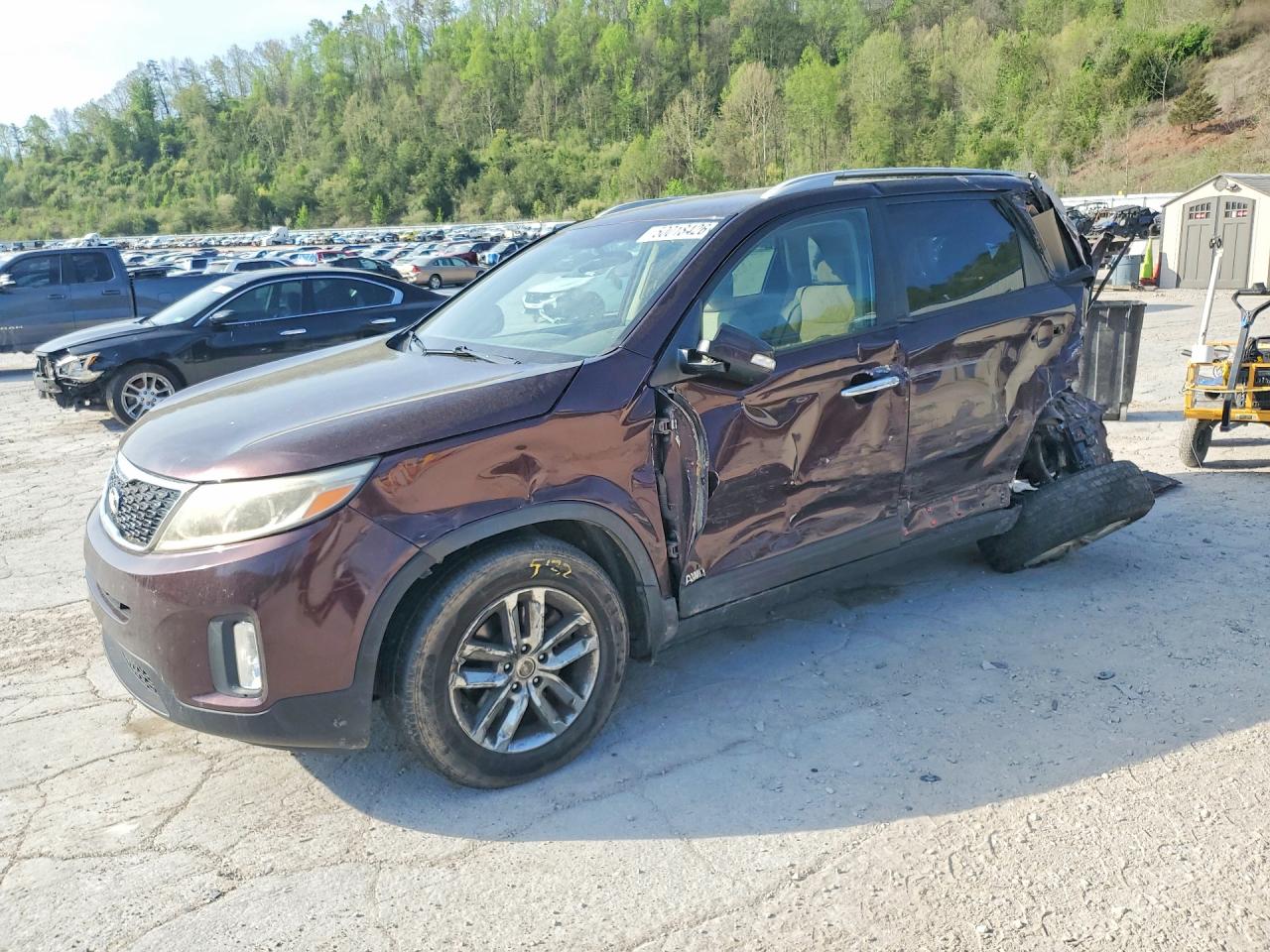 Salvage Kia Sorento Image