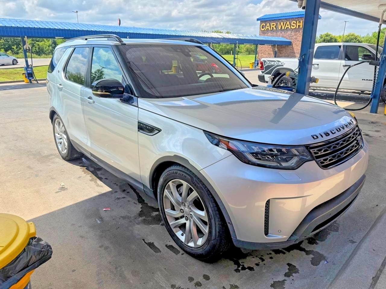Salvage Land Rover Discovery Image