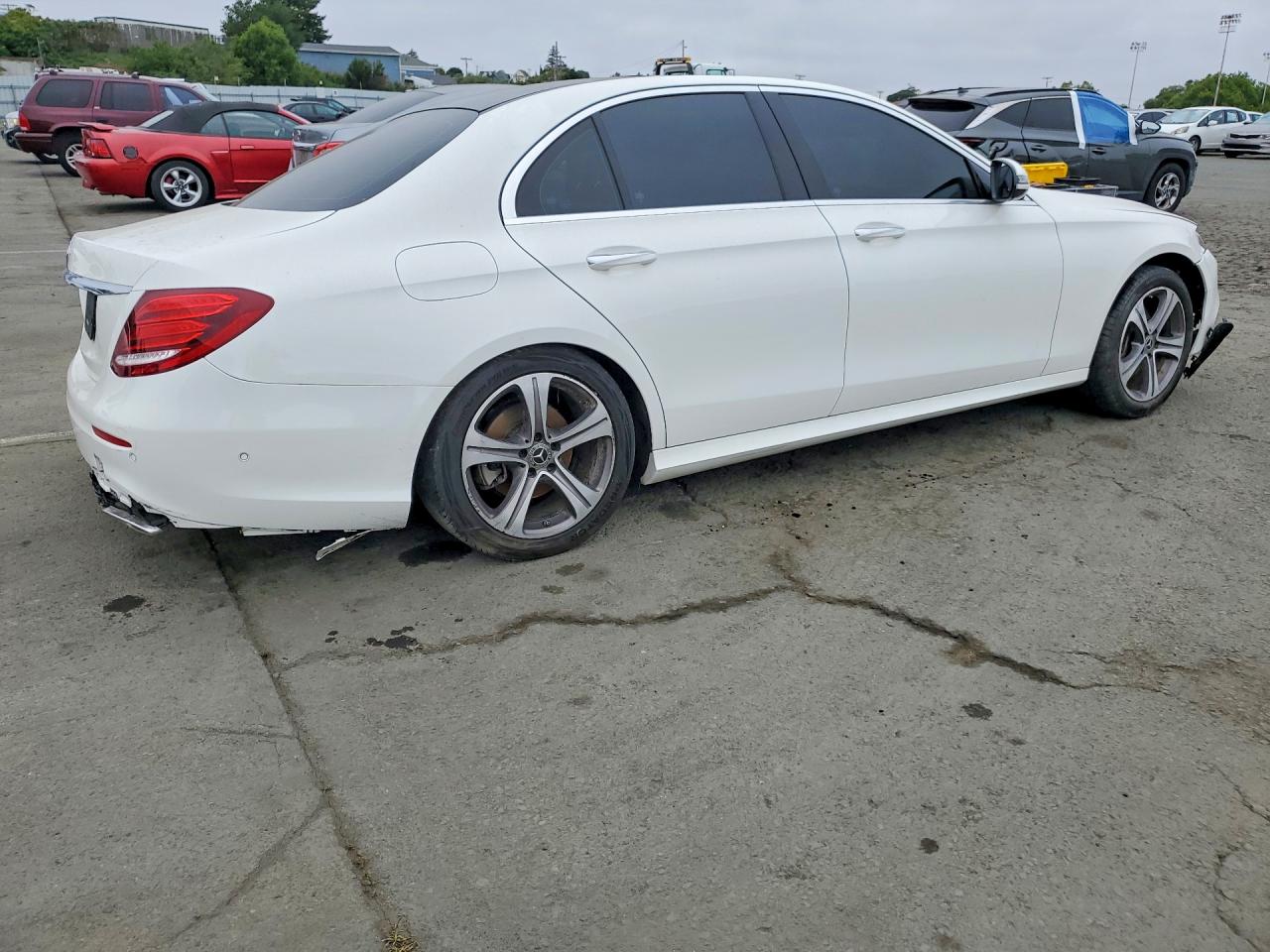 Mercedes-Benz E-Class 300