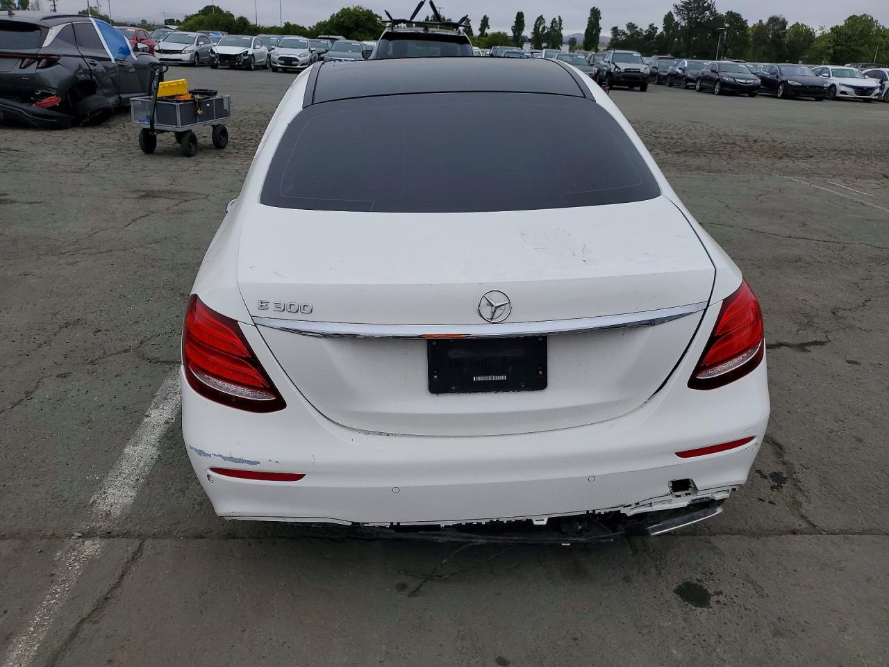Mercedes-Benz E-Class 300