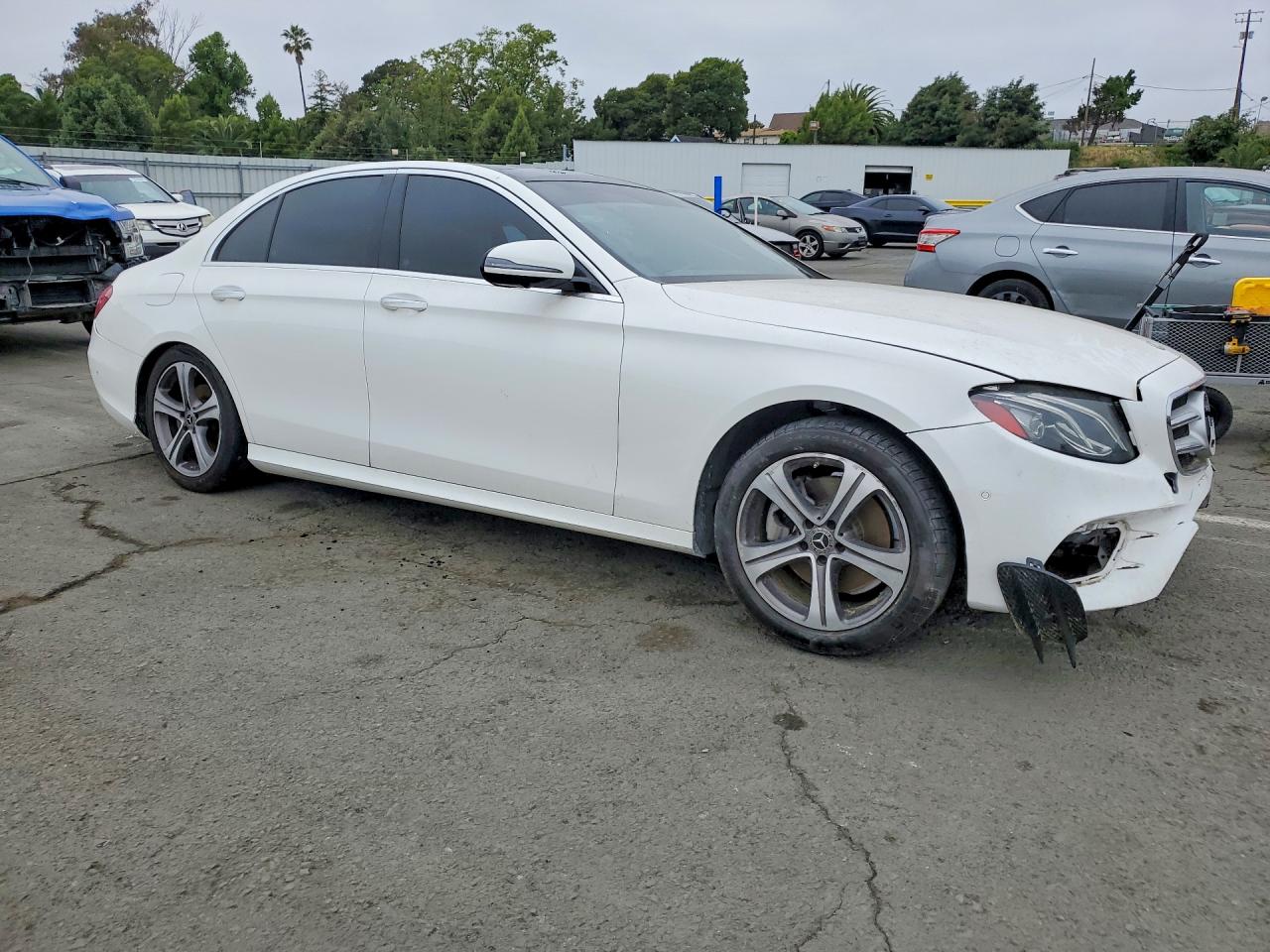 Mercedes-Benz E-Class 300