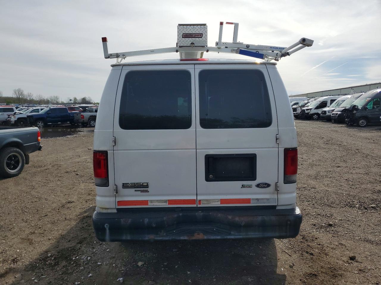 Ford Econoline E350 Super Duty Van