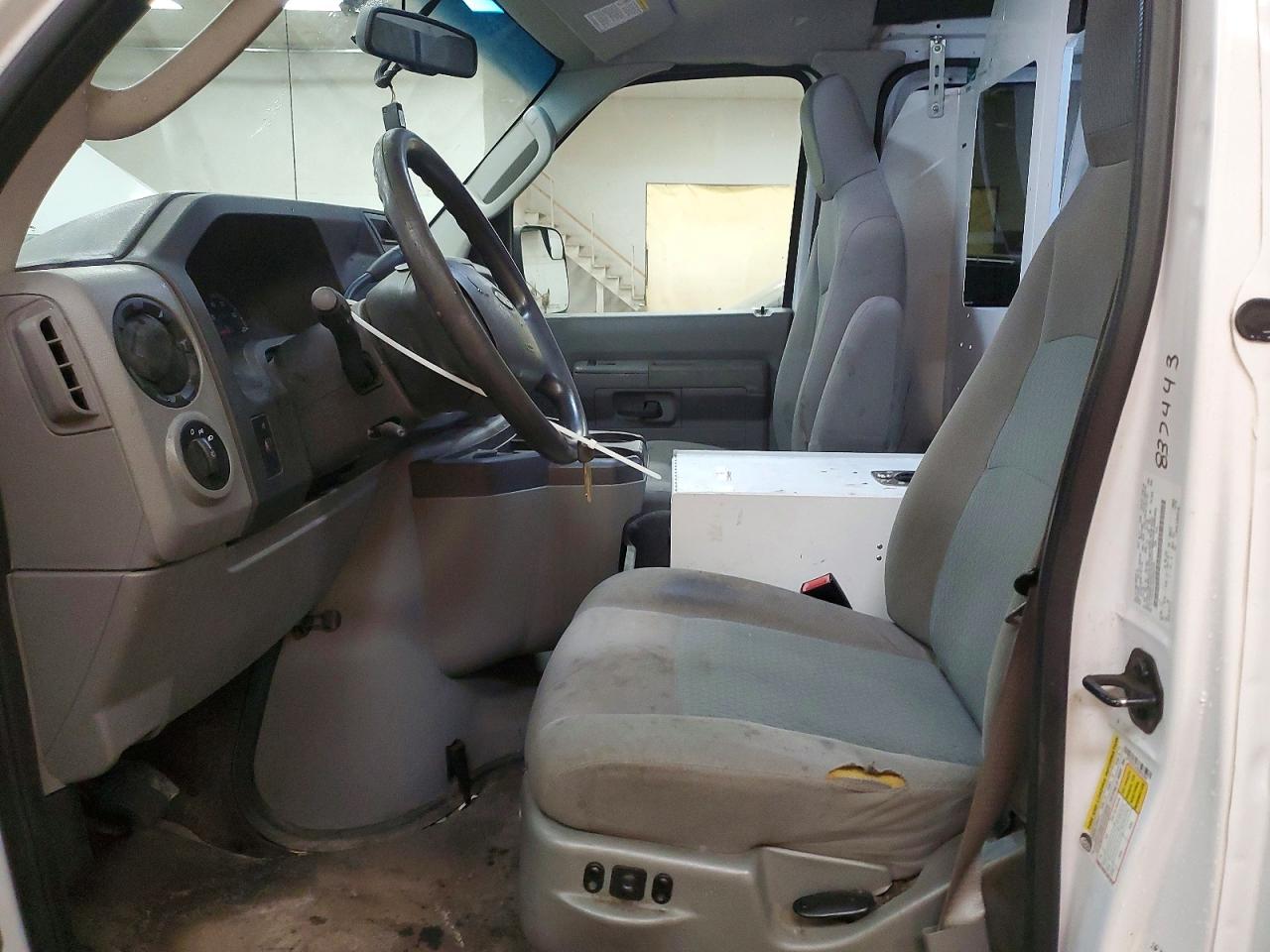 Ford Econoline E350 Super Duty Van