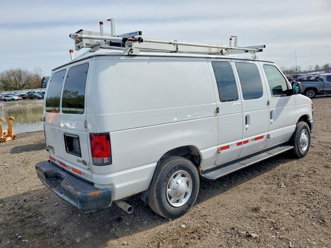 Ford Econoline E350 Super Duty Van