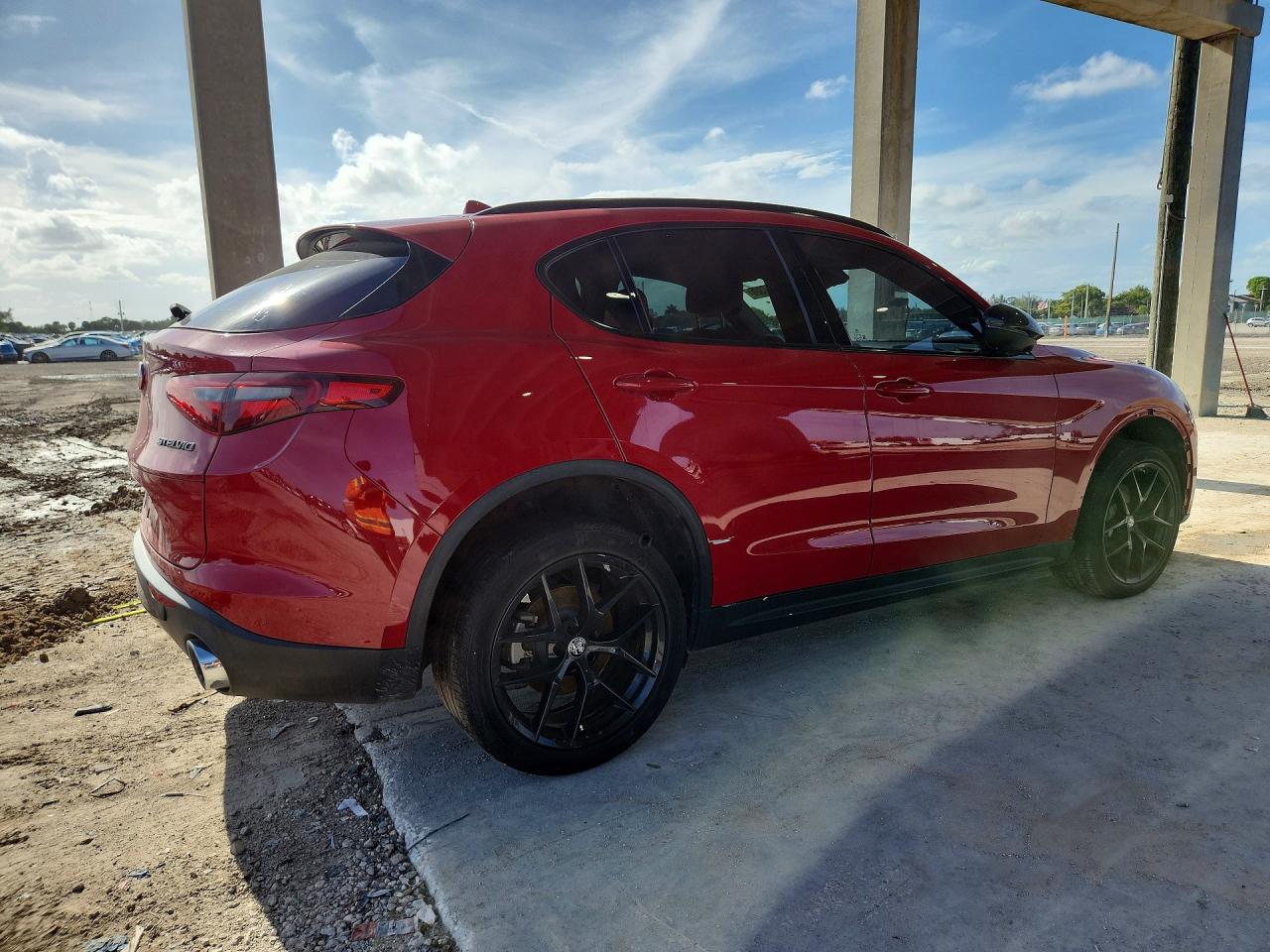 Alfa Romeo Stelvio Sport