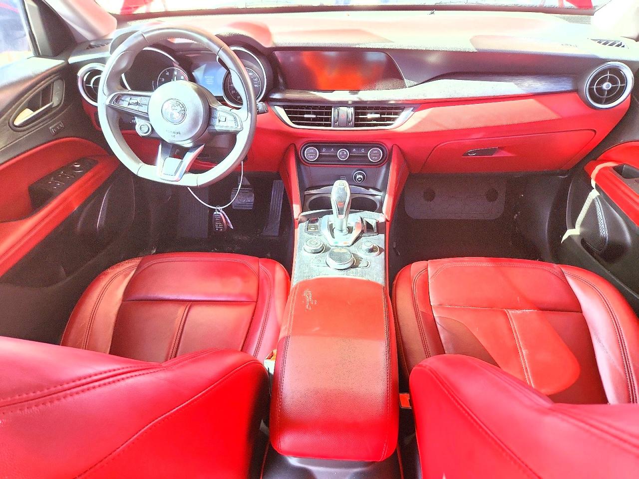 Alfa Romeo Stelvio Sport
