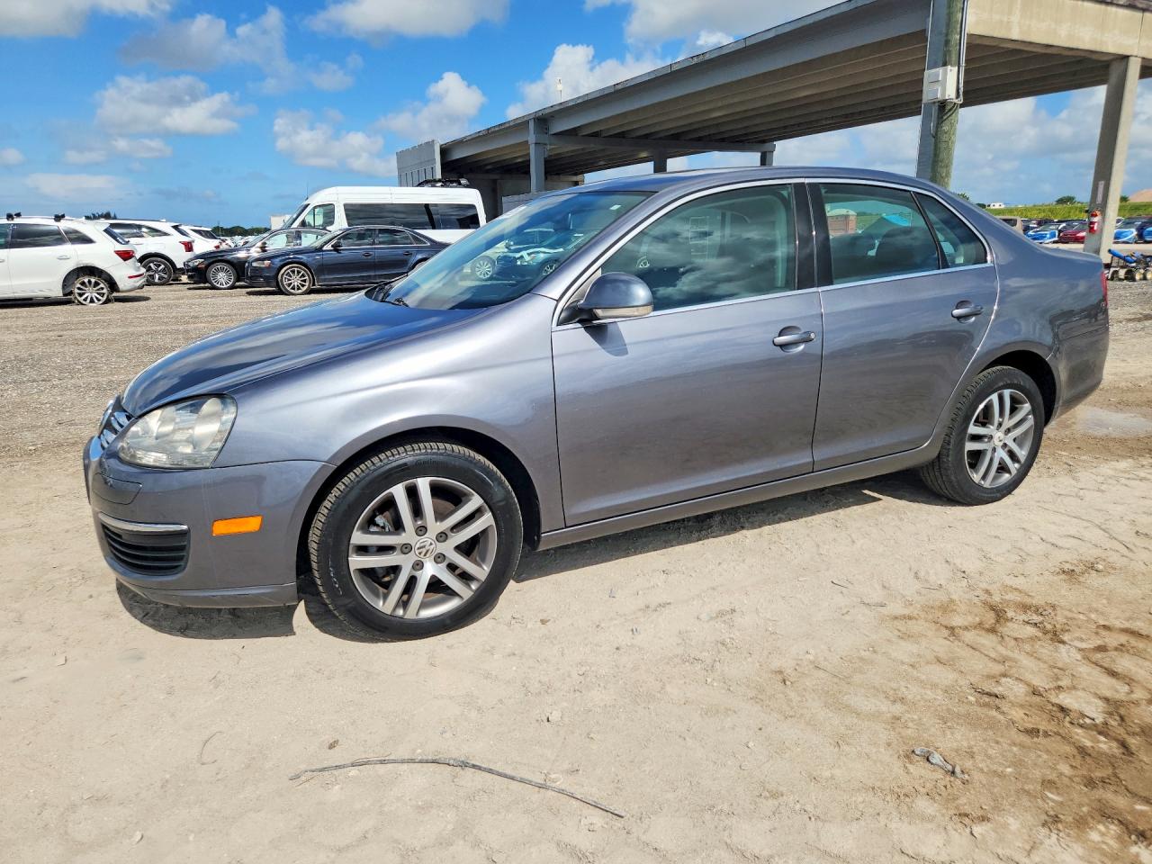 Salvage Volkswagen Jetta Image