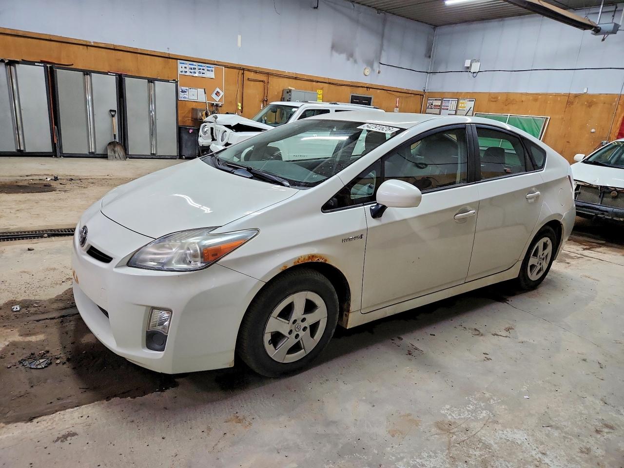 Salvage Toyota Prius Image