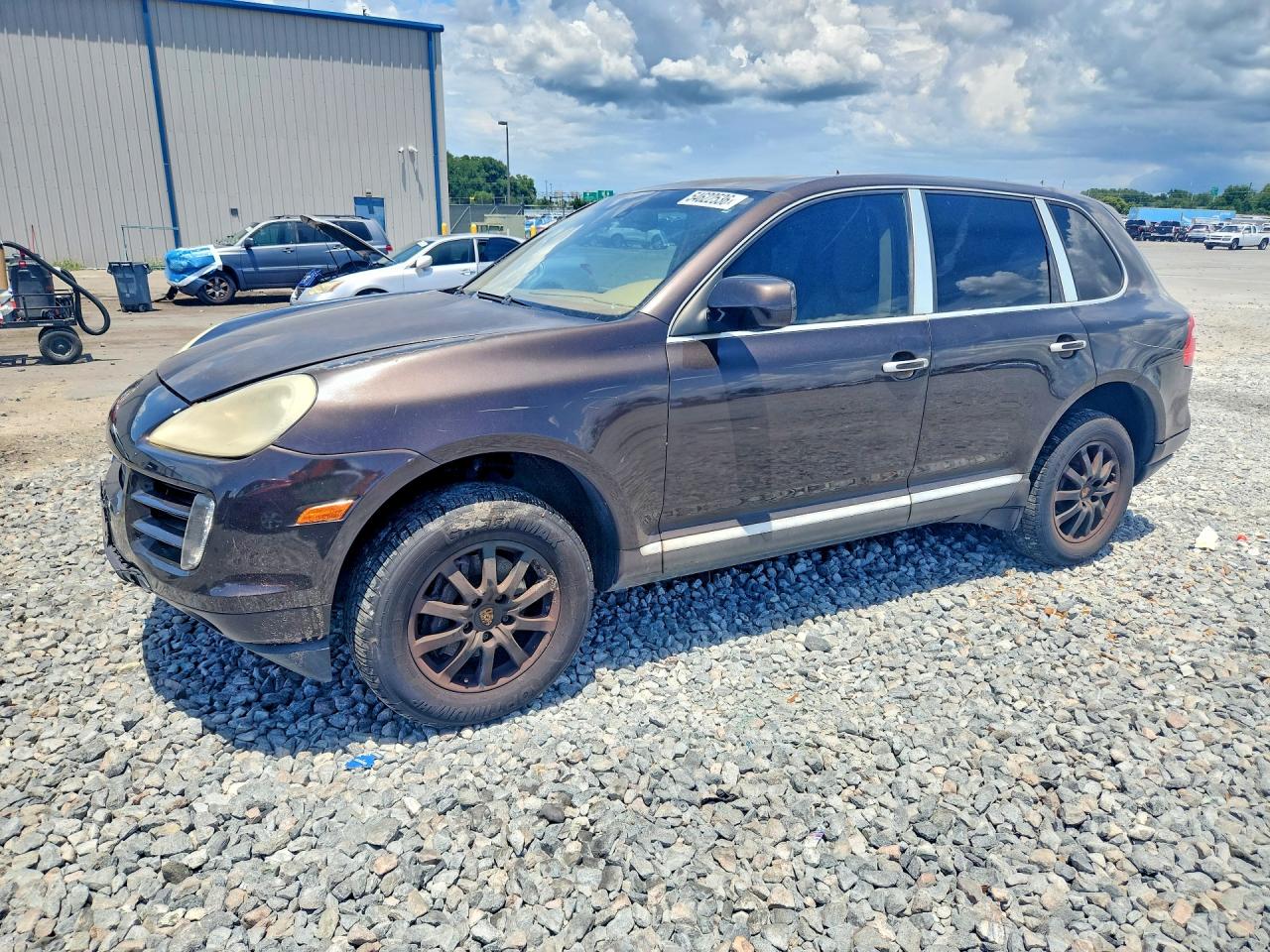 Salvage Porsche Cayenne Image