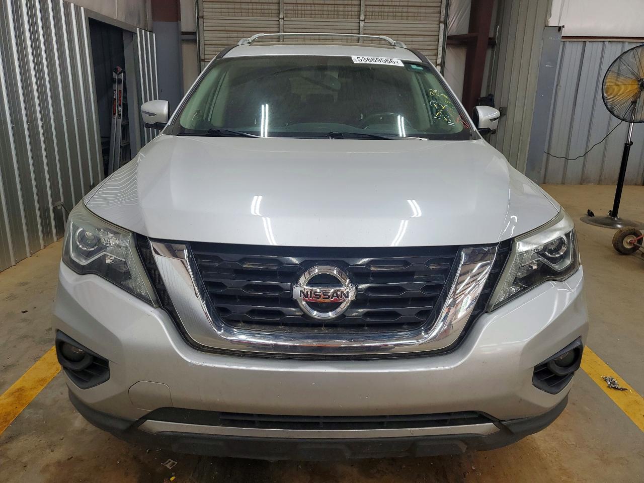 Nissan Pathfinder Platinum