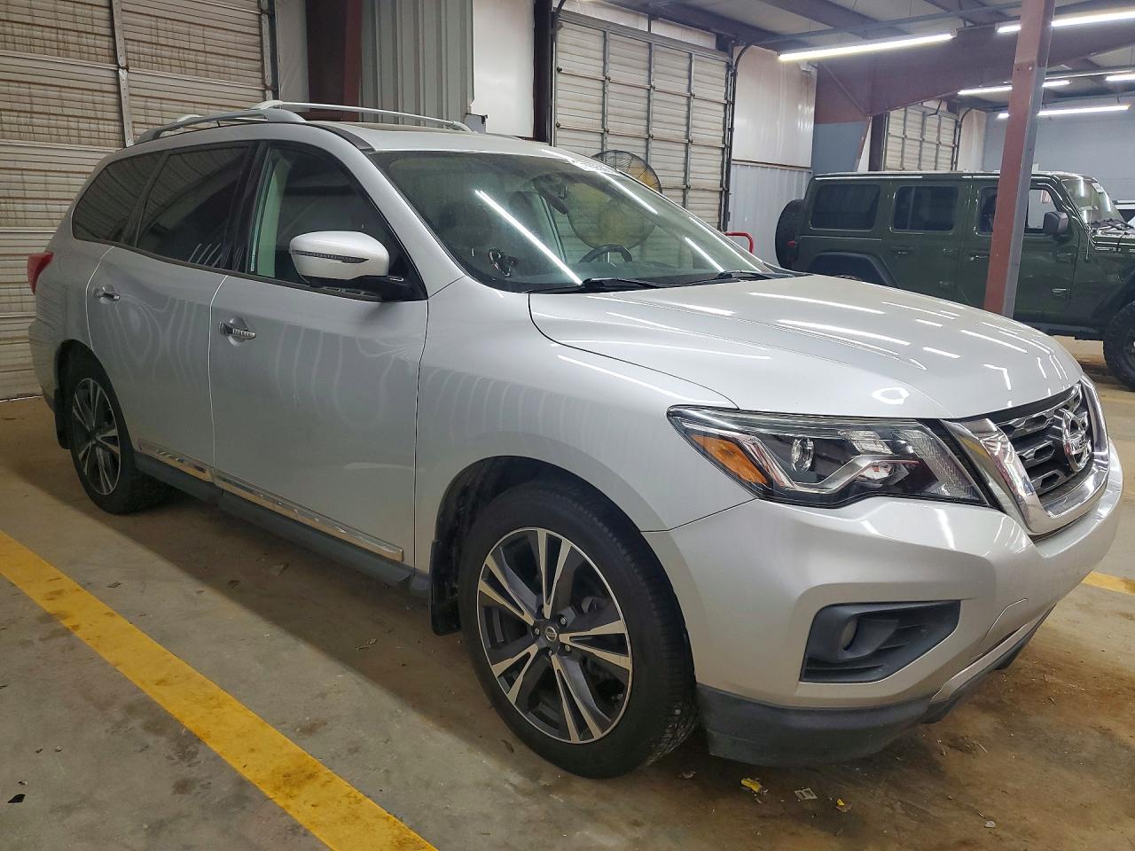 Nissan Pathfinder Platinum