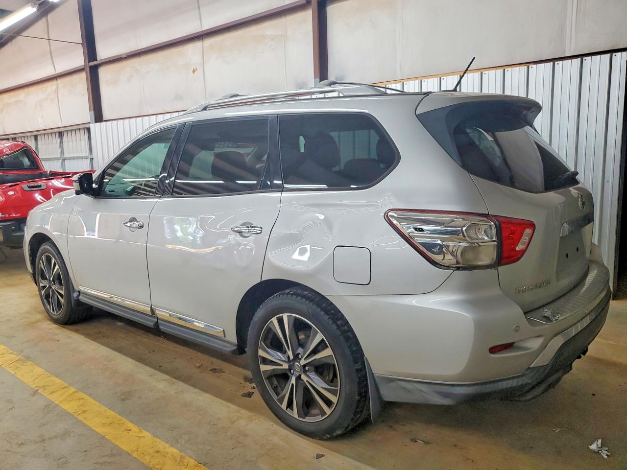 Nissan Pathfinder Platinum