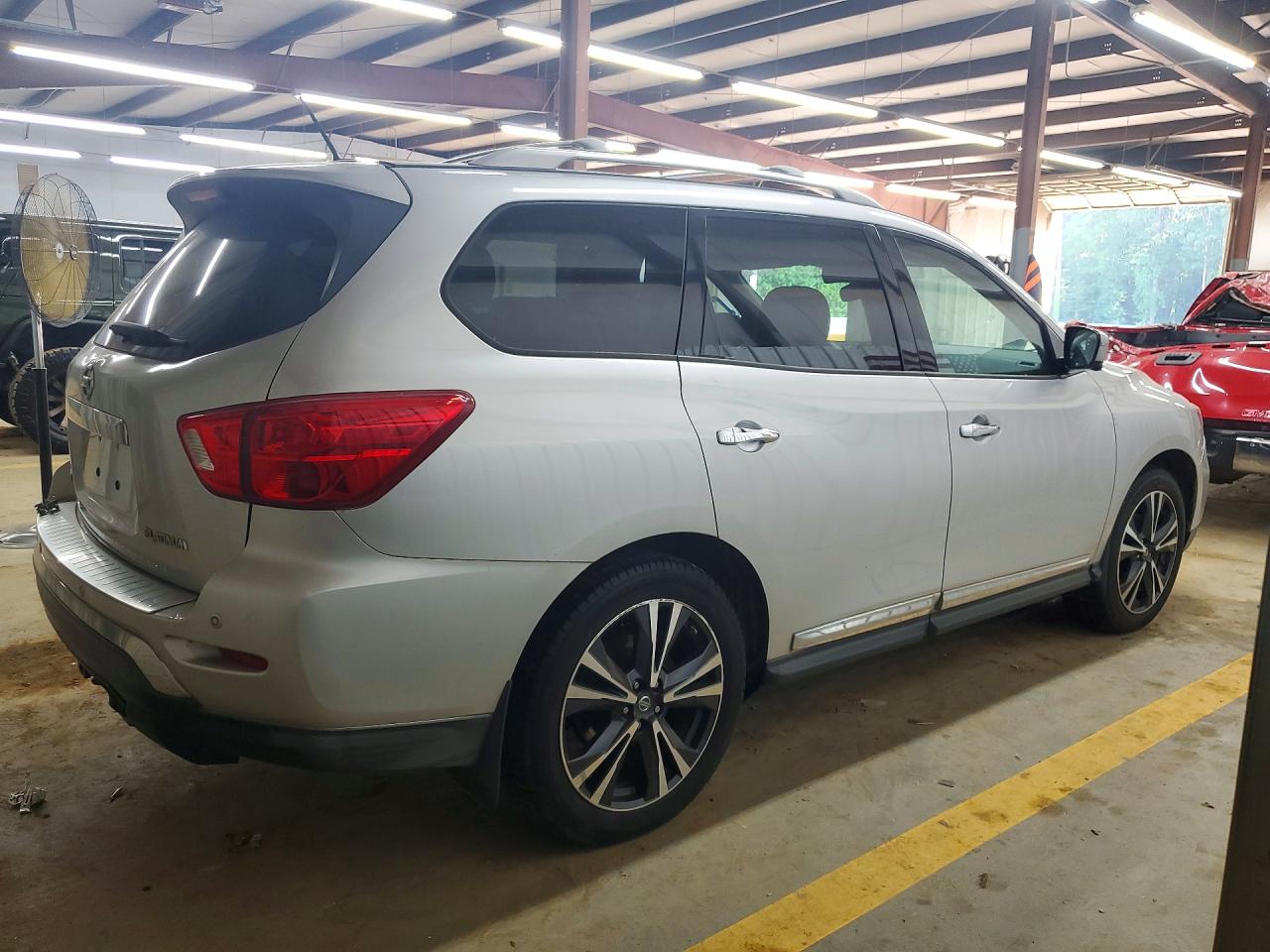 Nissan Pathfinder Platinum
