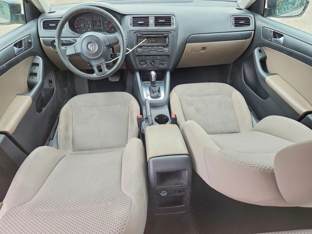 Volkswagen Jetta Base