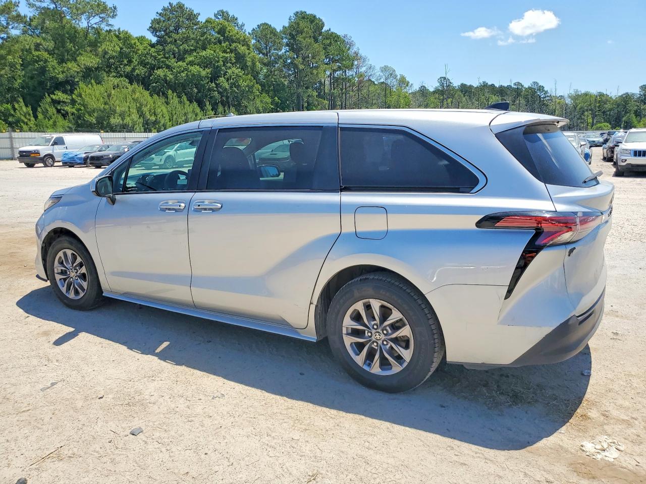 Toyota Sienna Le