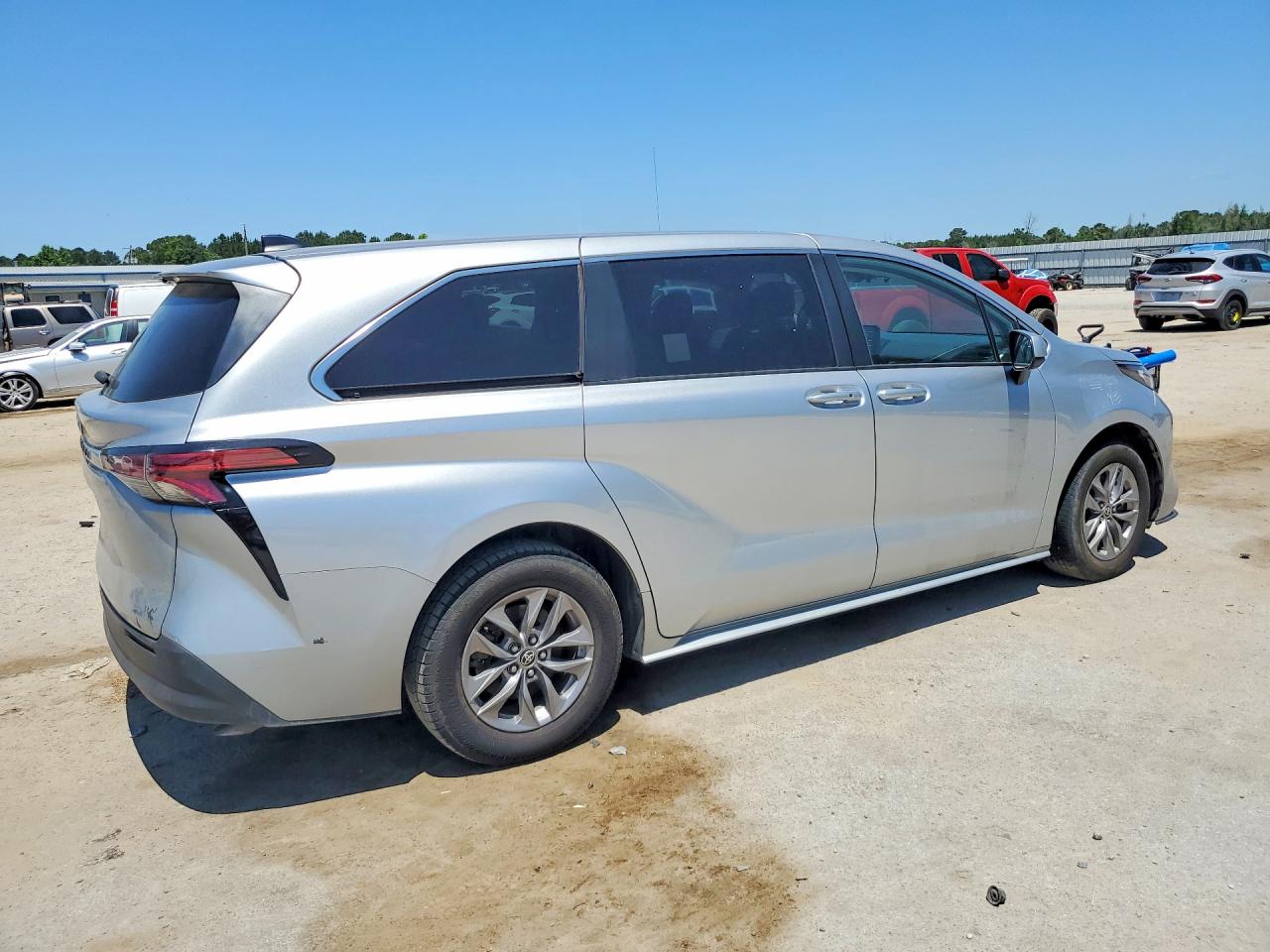 Toyota Sienna Le