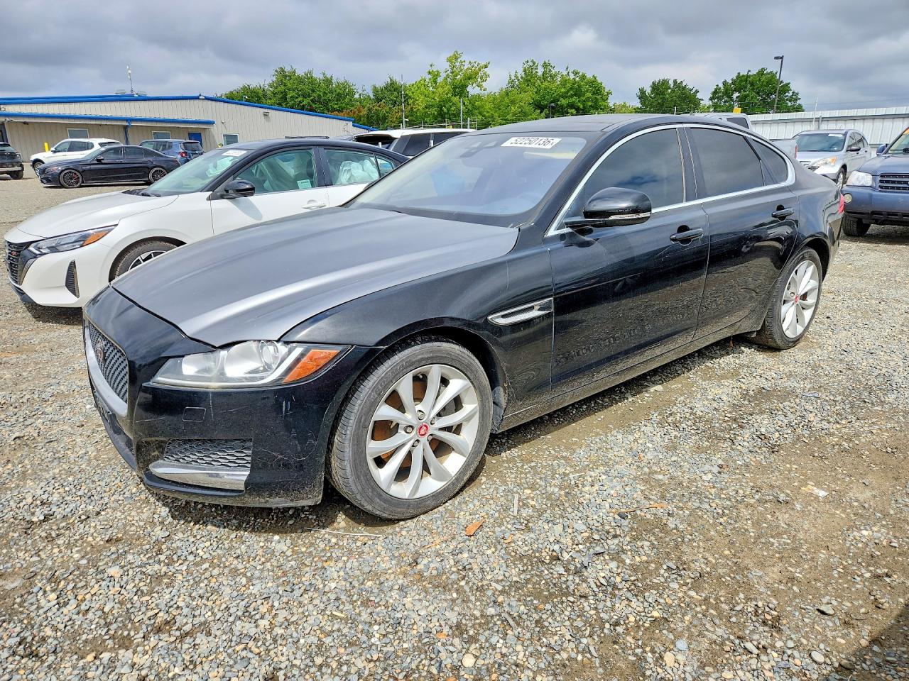 2017 Jaguar XF SAJBD4BN0HC******