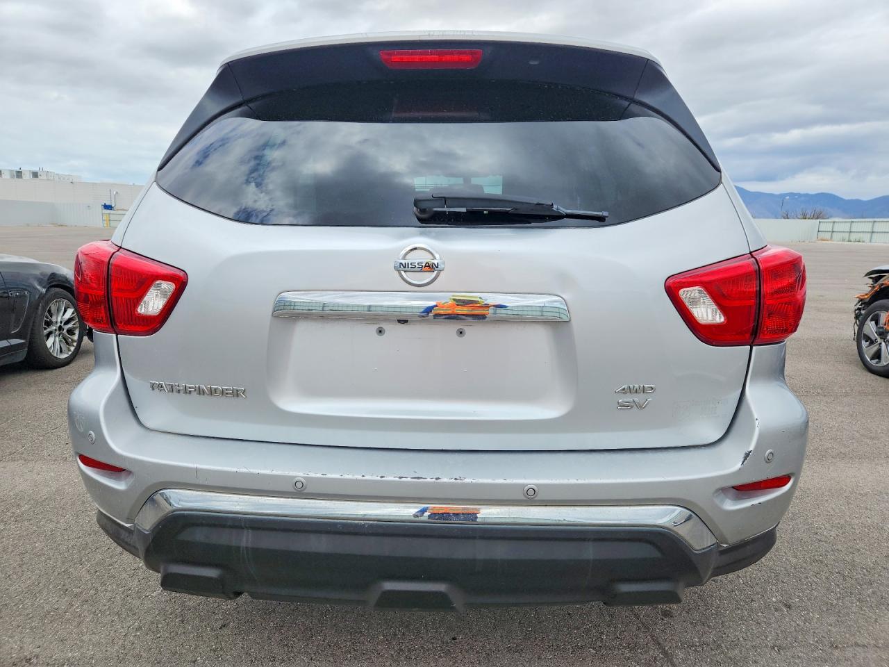 Nissan Pathfinder Sv