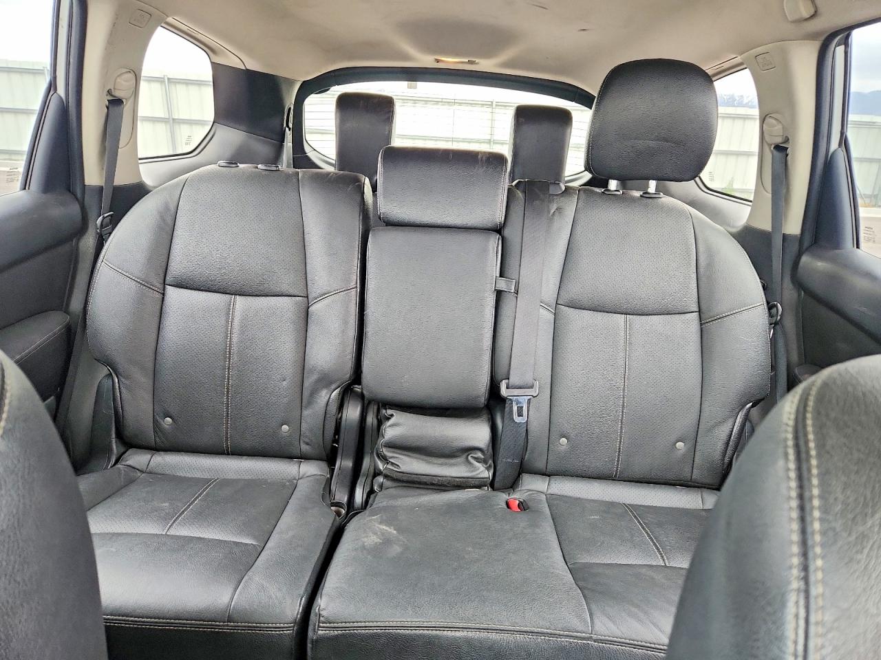 Nissan Pathfinder Sv