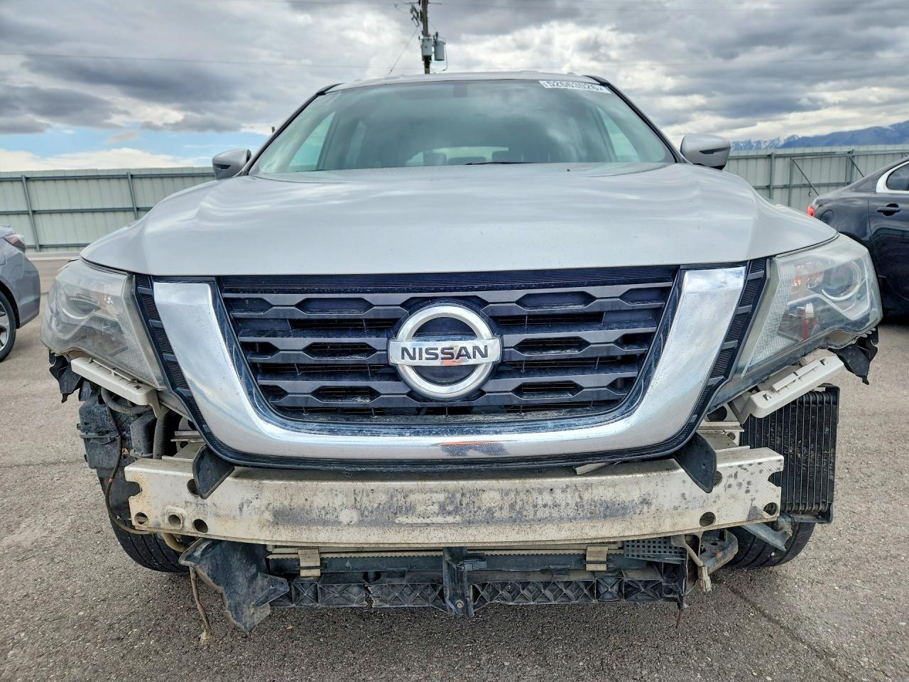 Nissan Pathfinder Sv