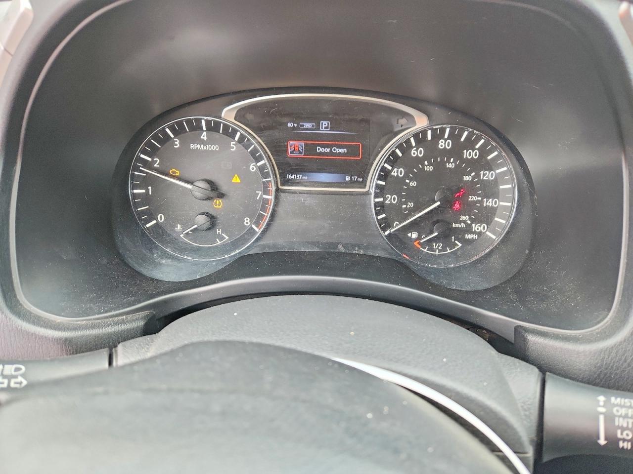 Nissan Pathfinder Sv