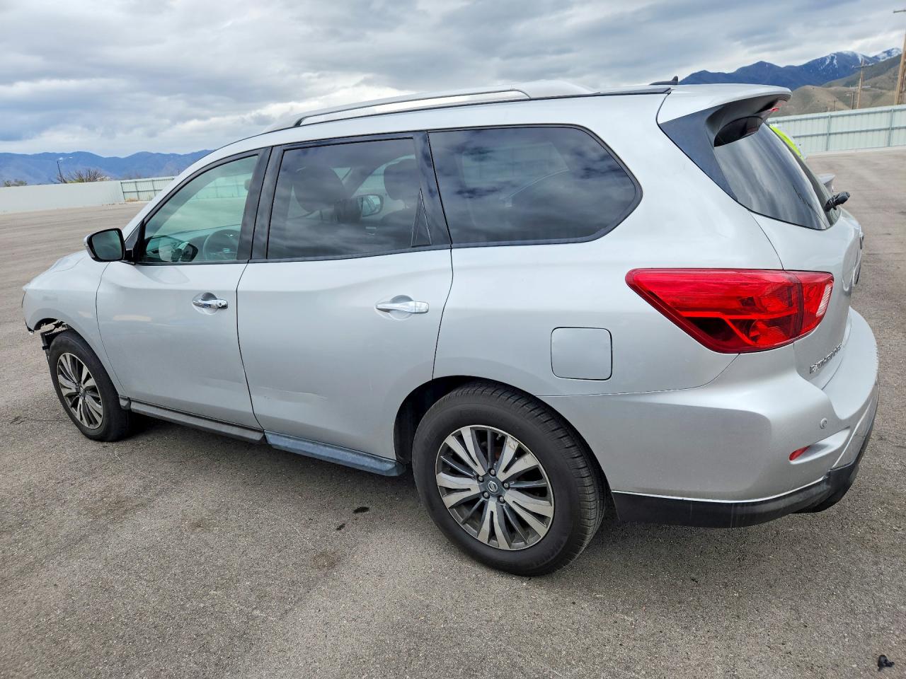 Nissan Pathfinder Sv