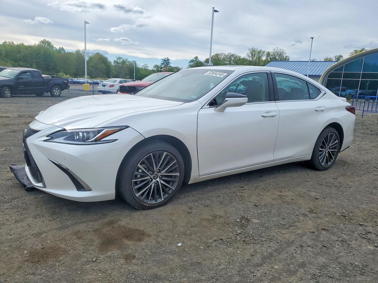 Salvage Lexus Es Image