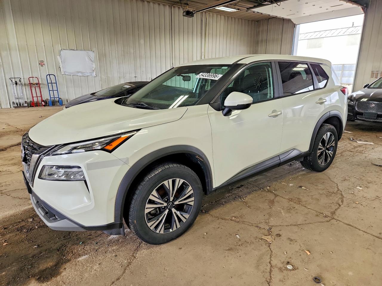 Salvage Nissan Rogue Image