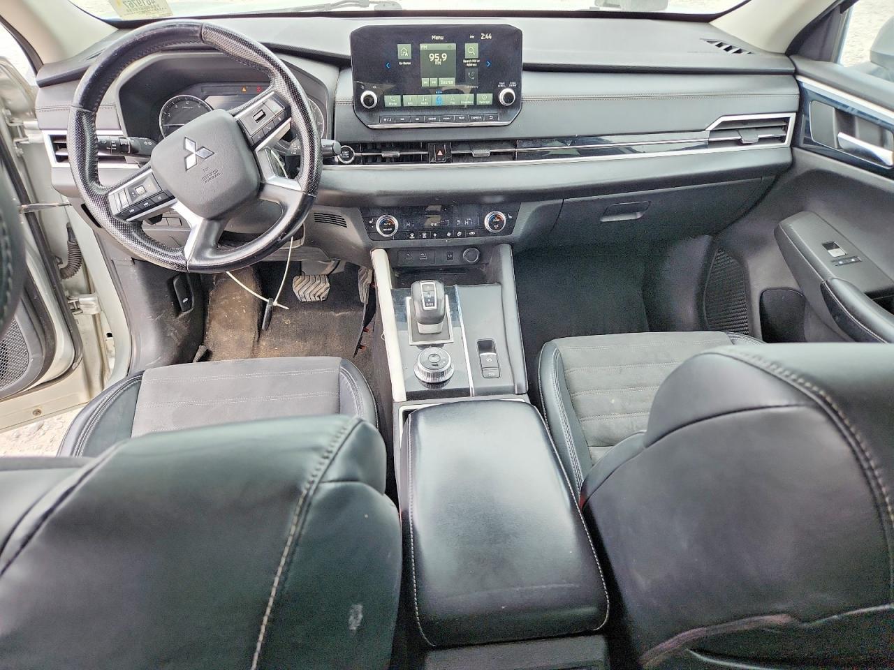 Mitsubishi Outlander Se