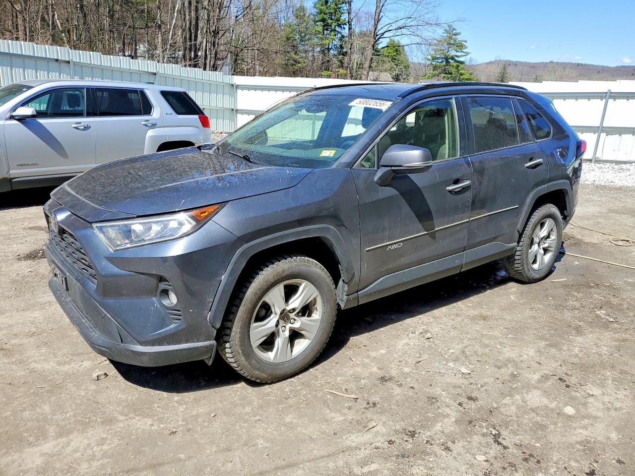 Salvage Toyota RAV4 Image