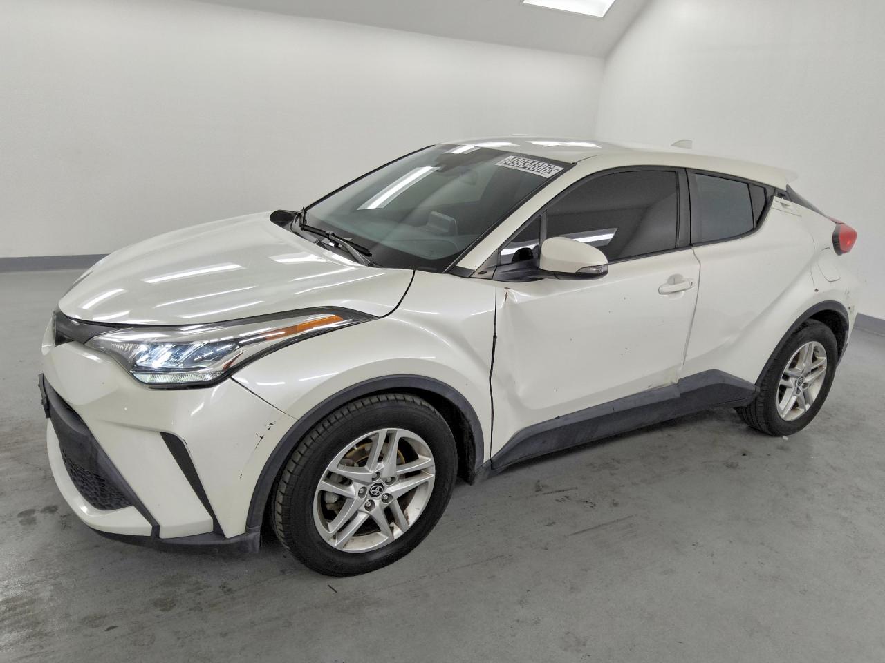 Salvage Toyota C-HR Image