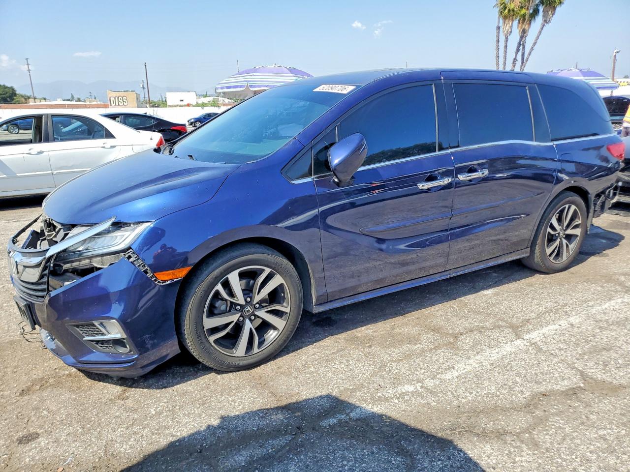 Salvage Honda Odyssey Image