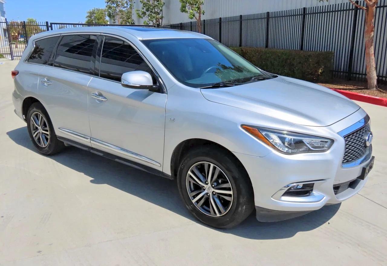 Salvage INFINITI Qx Image