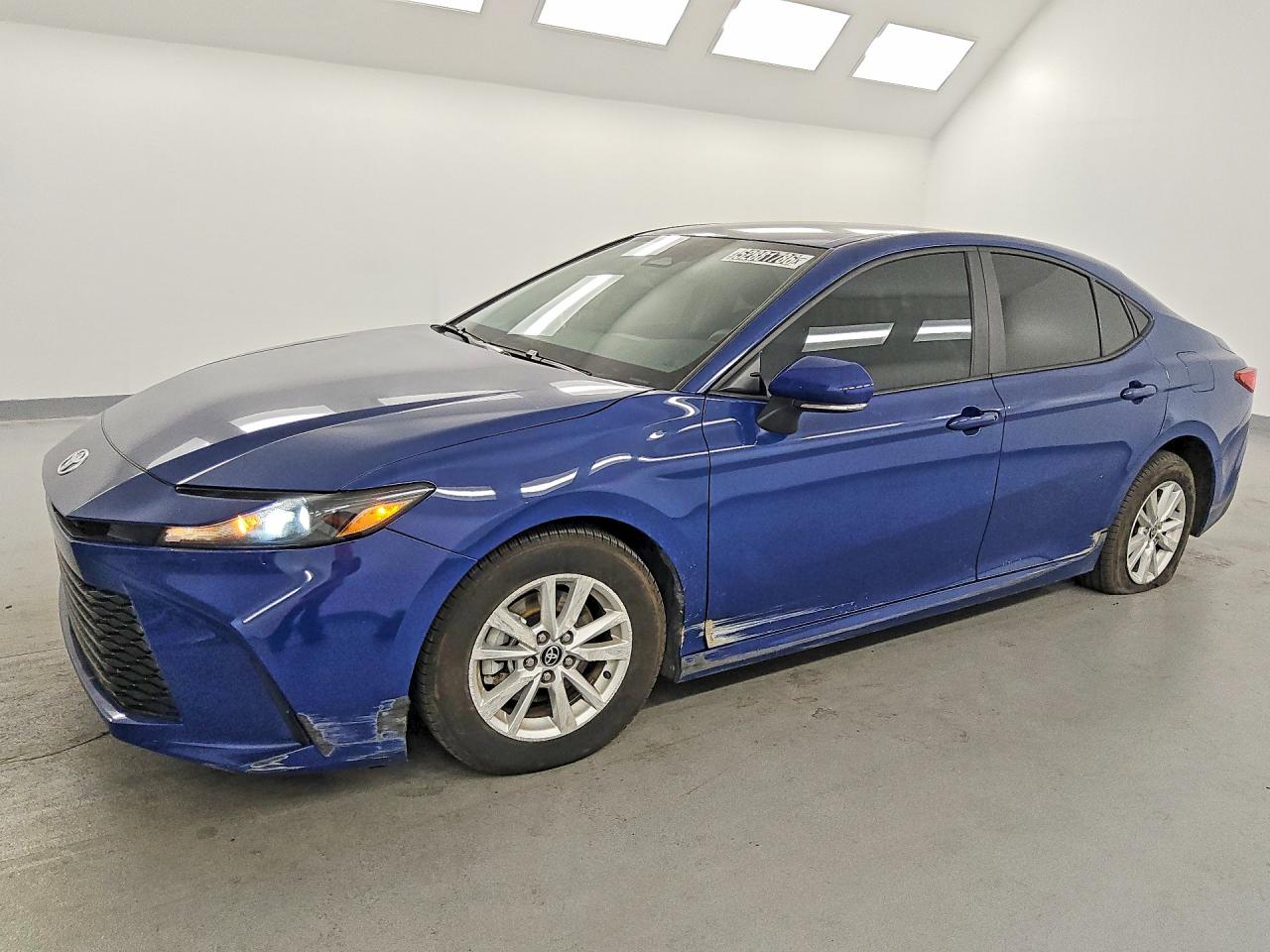 Salvage Toyota Camry Image