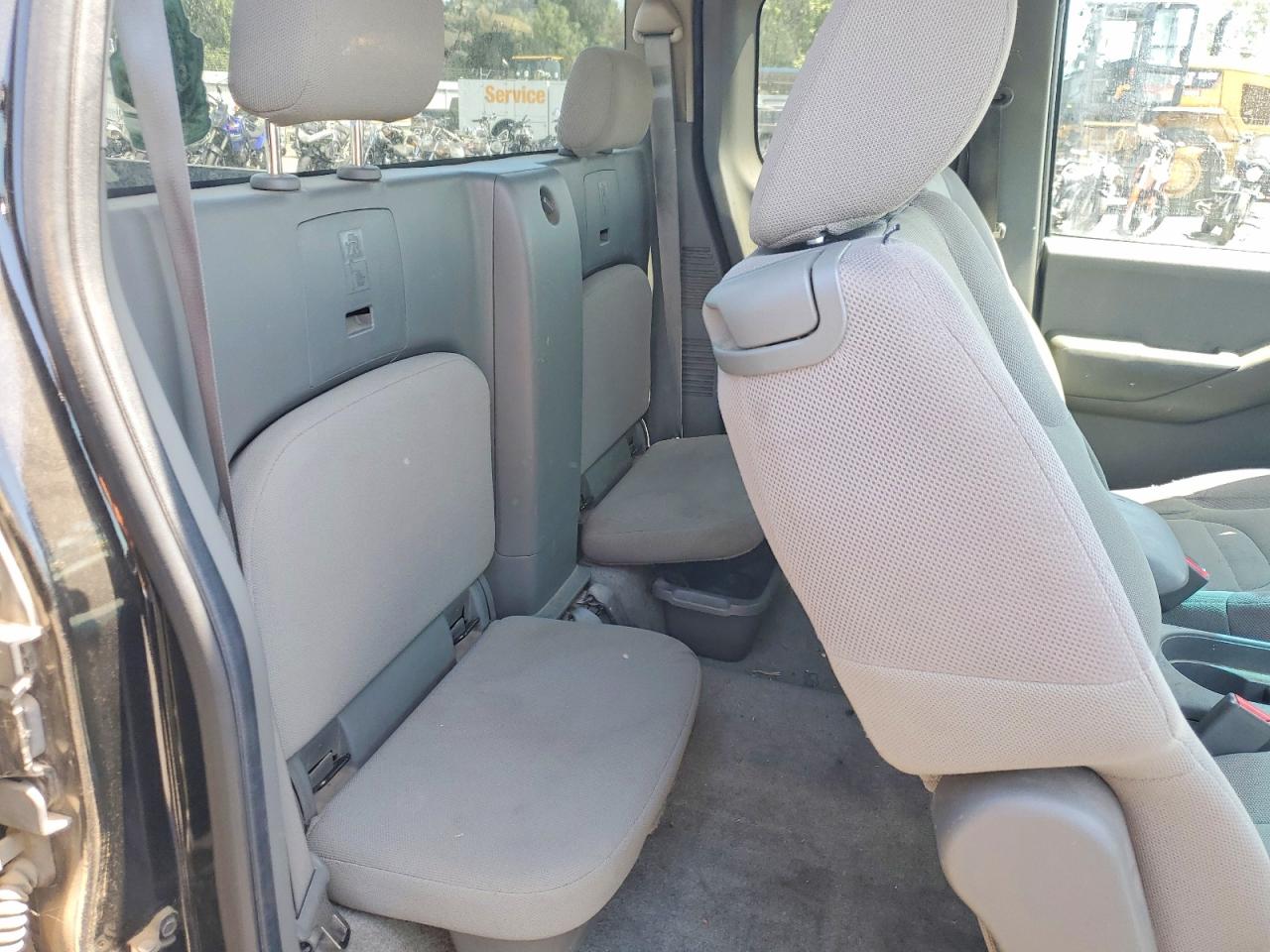 Nissan Frontier S
