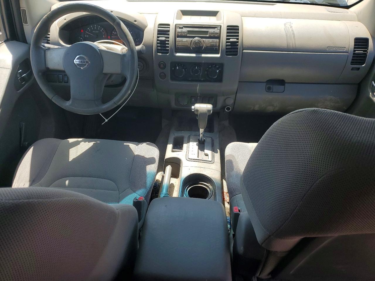 Nissan Frontier S