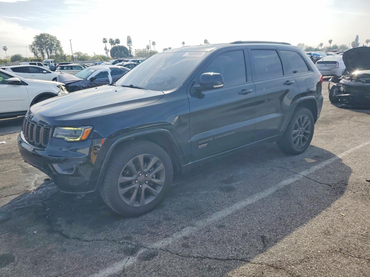 Salvage Jeep Cherokee Image